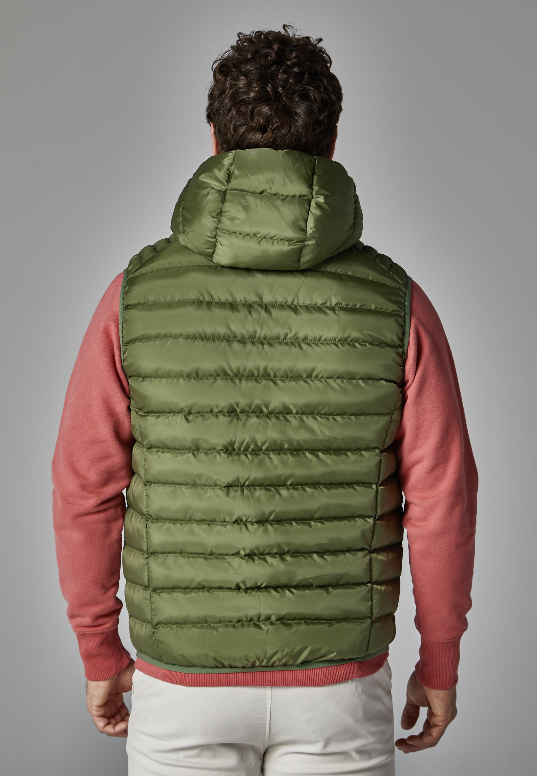 Chaleco acolchado con capucha