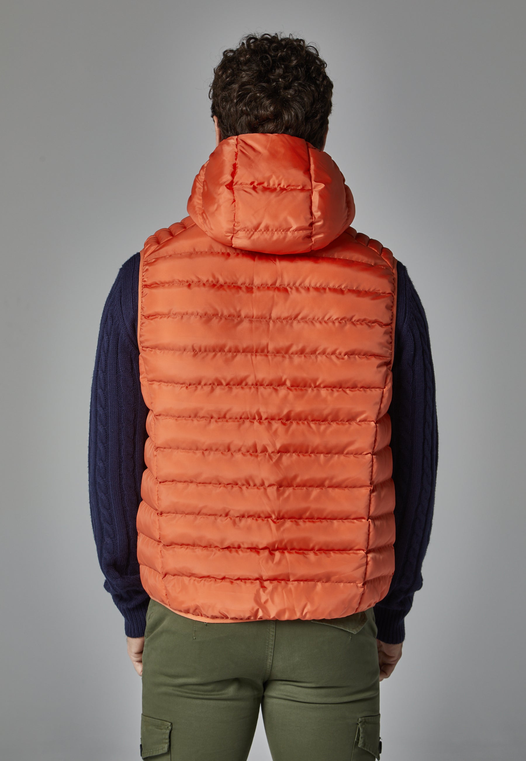 Chaleco acolchado con capucha