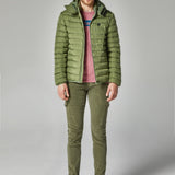 Chaqueta con capucha para hombre