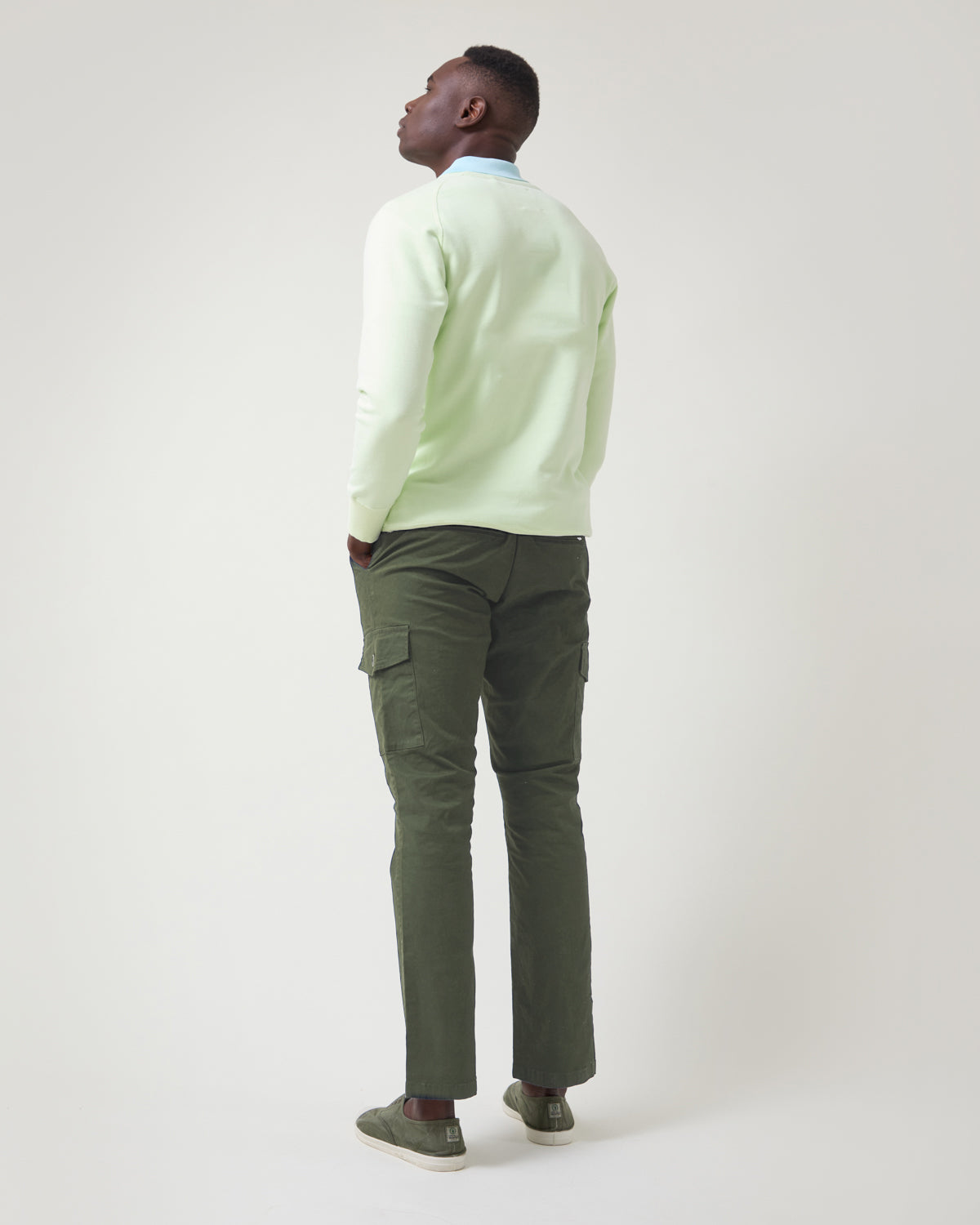 Pantalón cargo verde hombre